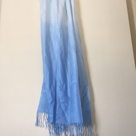 Blue Ombré Pashmina ⚡️1/2 price add-on item ⚡️ - Picture 2 of 4